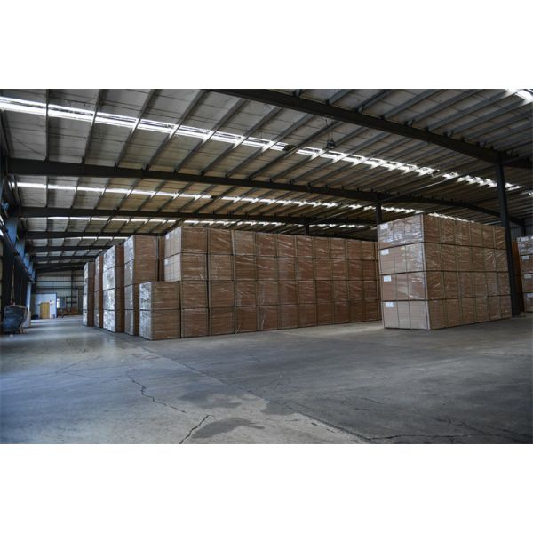 Indoor High Density MDF Panels E0 Grade 4x8 4x10 6x8 6x9 Customized Size Raw MDF Board