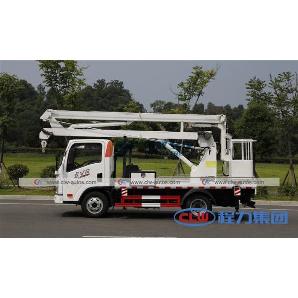 Camion de haute altitude de SINOTRUK HOWO 14m pour le fonctionnement aérien