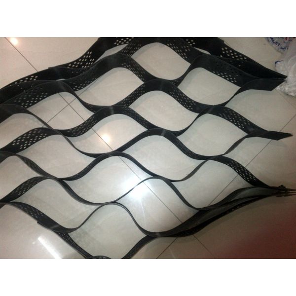Чёрный пластмассовый геоэлемент HDPE для контроля эрозии и стабилизации почвы в строительстве