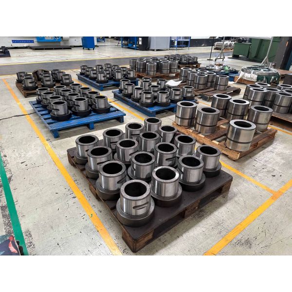 Required Metal Color HB20G Front Cover Lower Bush For Excavators Hydraulic Rock Hammer Breakers In SB81