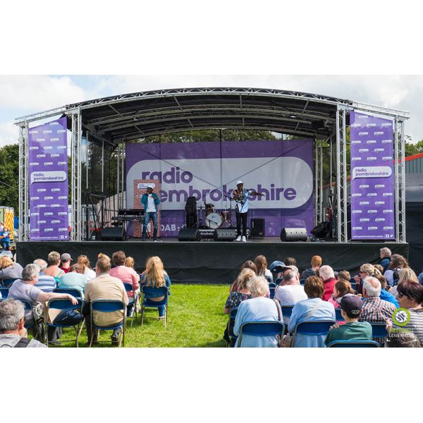 ronda de cristal portátil móvil de la decoración de la etapa 750kg/Sqm para la boda