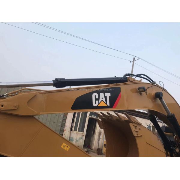 Good Condition Cat 330 Excavator with 2 Bucket Capacity and Original Hydraulic Pump