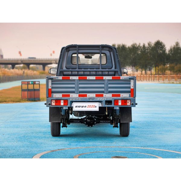 Véhicule mini-cargo Changan de 1 à 2 tonnes avec cabine à rangée unique Bon prix à vendre