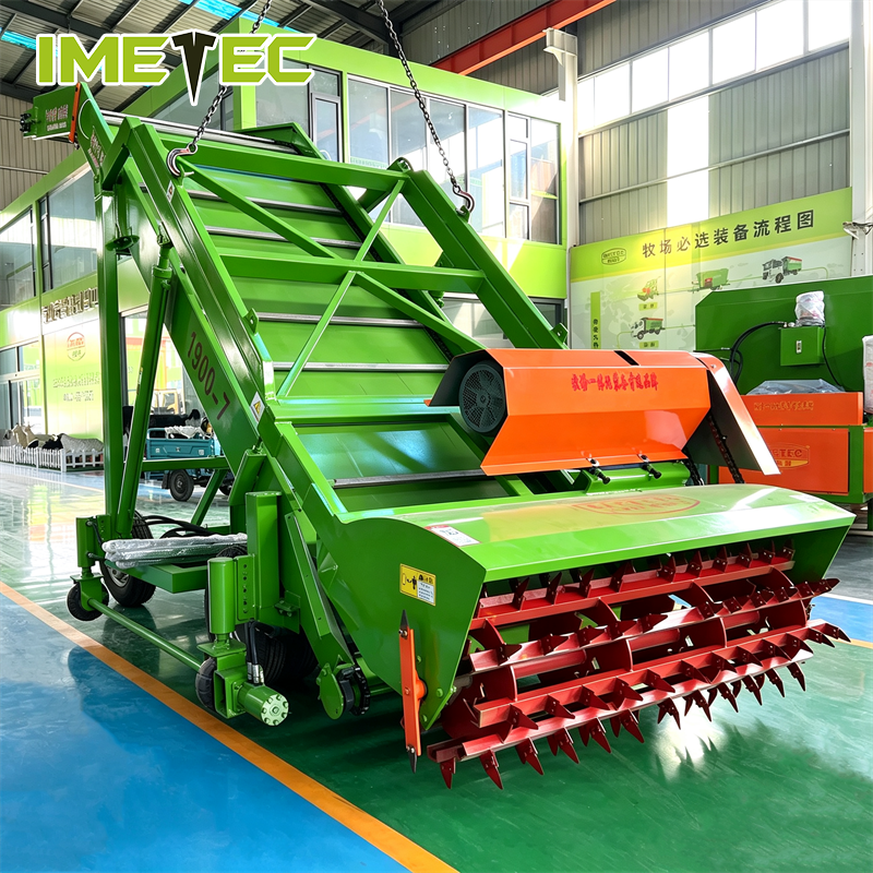Automatic Moving Silage Loader Chopper Harvest Machine Wear Resistant