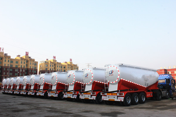 45M3 V Type Bulk Cement Tanker Powder Tank Semi Trailer with 11980*2500*3800mm Size