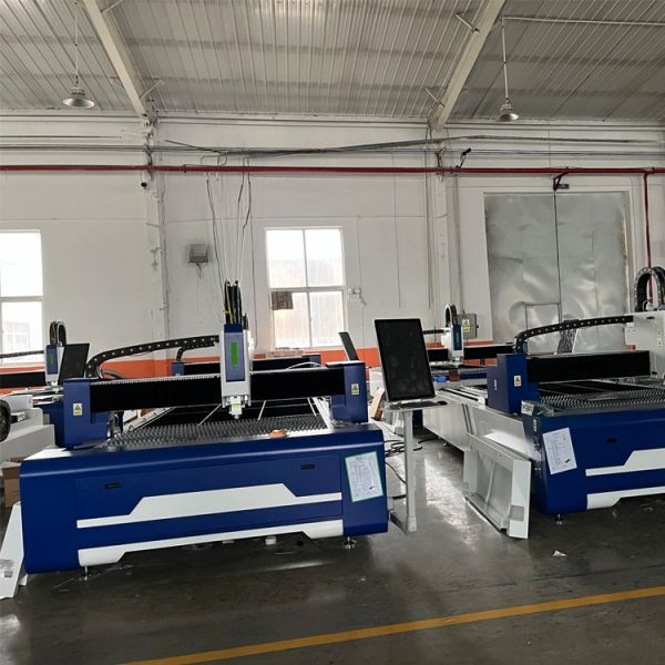 Automatic focusing function 1000kw 2000kw 3000kw CNC Laser Cutting Machine for Sheet Metal Fiber Laser Cutter by Au3tech/Cypcut Control System