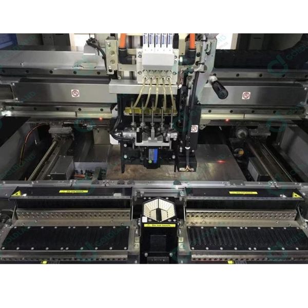 Выбор YAMAHA YS12f 20000 CPH 0.45MPa SMT и машина места