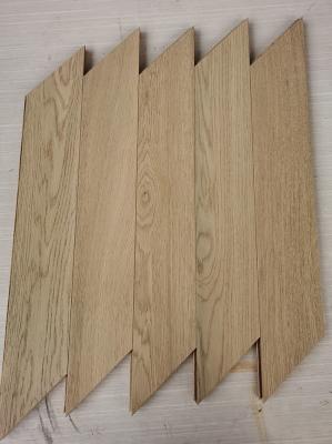 Revestimento natural envernizado invisível do parquet de Chevron do carvalho a França