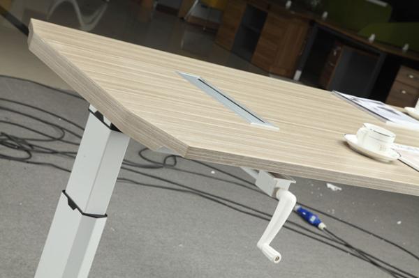 Height Adjustable Melamine Office Furniture Desk With Strong Wearability