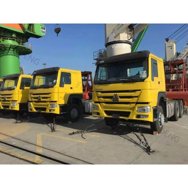 Hydraulic Steering LHD 371HP HW19710 Tractor Head Trucks