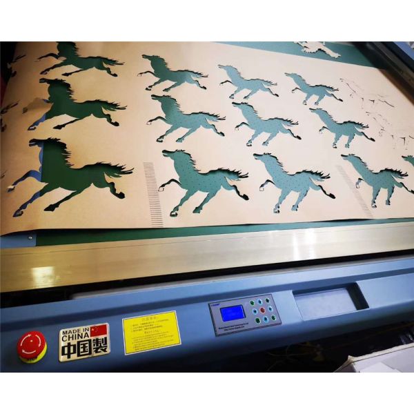 Dual Head HP45 Inkjet Printing Flatbed Cutter Plotter with 456 KG Capacity and 1500x1200mm Print Dimension