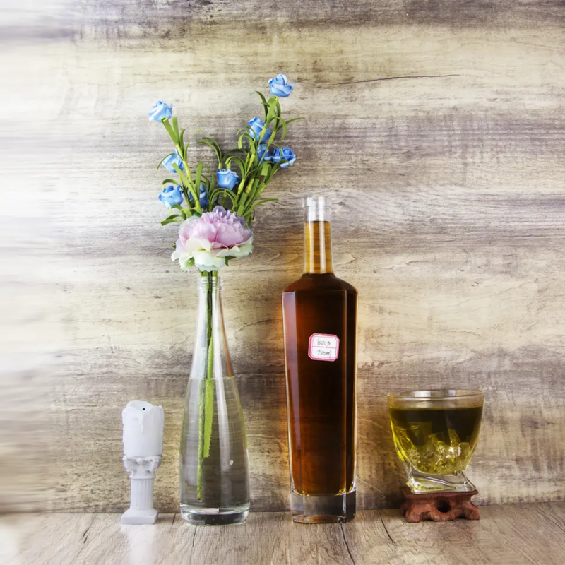 Capacity 750ml Round Super Flint Glass Vodka Gin Rum Glass Bottle Weight for Whiskey