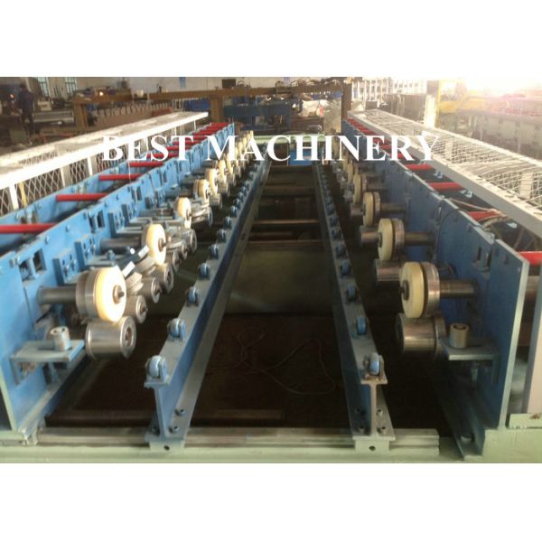 Rollo de la hoja de acero que forma la caja de medida adaptable de la cubierta de la puerta de la pizarra del obturador de la máquina