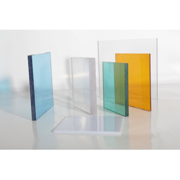 4 mm feuille de PC en polycarbonate transparent pour les toits et les panneaux extérieurs résistant aux intempéries