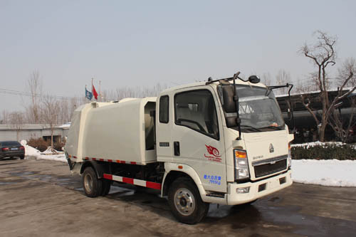 Carbon Steel Hydraulic Compactor Garbage Truck Sinotruk Howo 5 To 16 Cbm