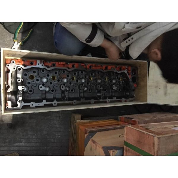 Замена головки цилиндра головки цилиндра ZAX330 ZAX350 Isuzu 6HK1 обнаженная