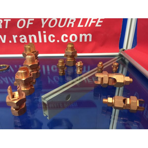 Затвердейте алюминиевый проводник струбцины сжатия клина фарфора оборудует нержавеющую твердую поруку