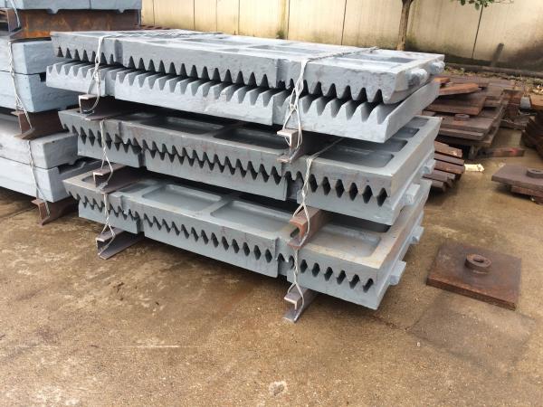 shanbao Jaw Crusher spare parts high manganese casting  PE jaw plate for jaw crusher