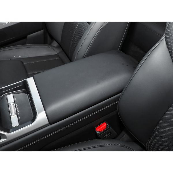 Deepal G318 Full Electric Car has a 14.6-inch large-size screen, the car system is rich in features, equipped with front and rear dual-motor four-wheel drive system