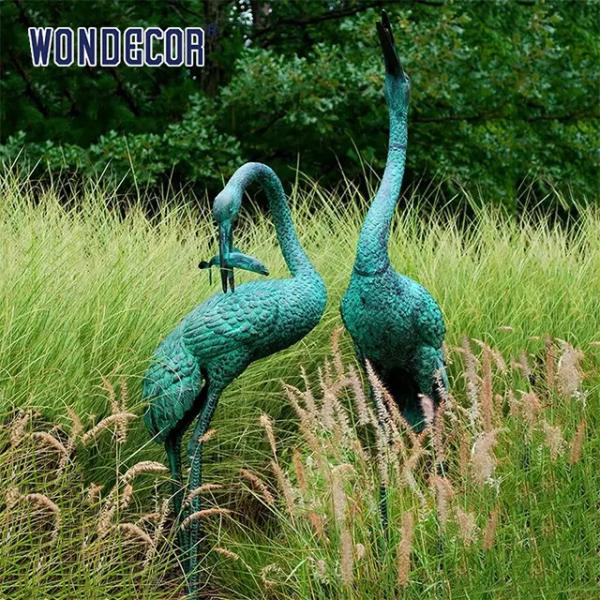 Vida - o pássaro exterior do metal do jardim do tamanho Vermelho-coroou a escultura de bronze do guindaste