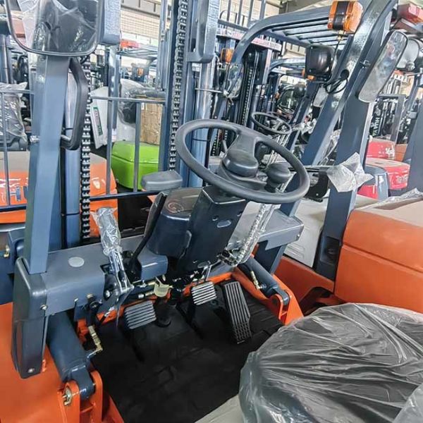 Container Mast 4.5m 5 Ton Diesel Forklift Truck With Cabin Heater Sideshift