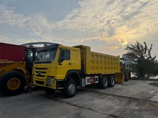 Camion benne 6x4 Dumper 375CV Bien entretenu Occasion HOWO375