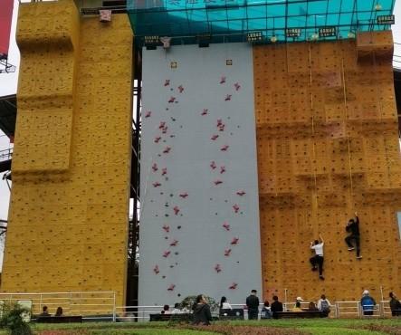 Volumes de escalada de fibra de vidro personalizados e suportes de parede de bouldering para escalada ao ar livre