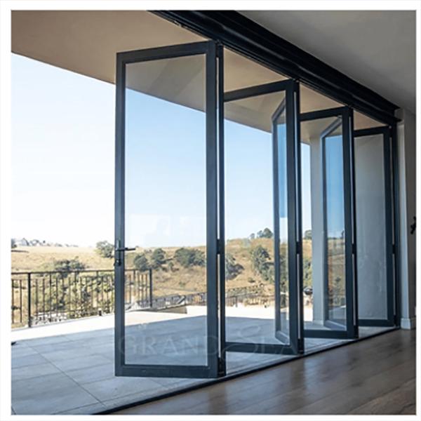 Puertas de patio exteriores plegables de aluminio y vidrio de alta calidad con excelente resistencia a la corrosión
