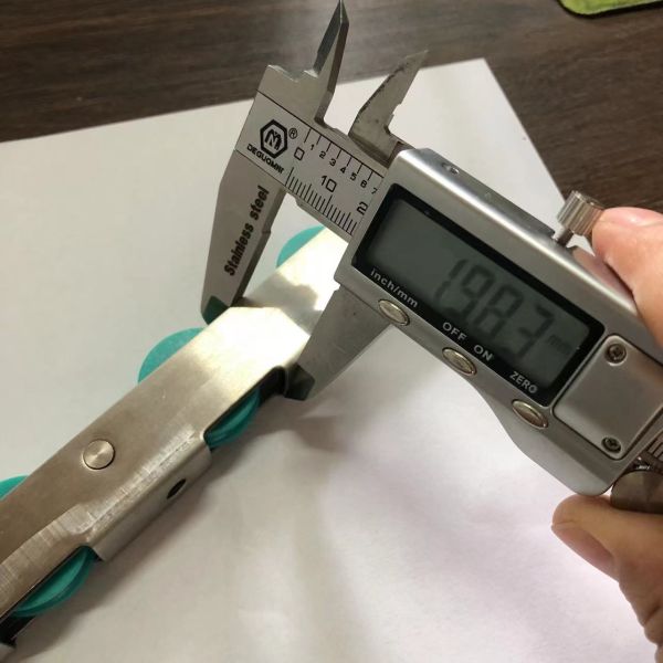 Logotipo de OEM 248mm de acero inoxidable 201 de nylon 4 ruedas de rodillo para ventanas o puertas corredizas