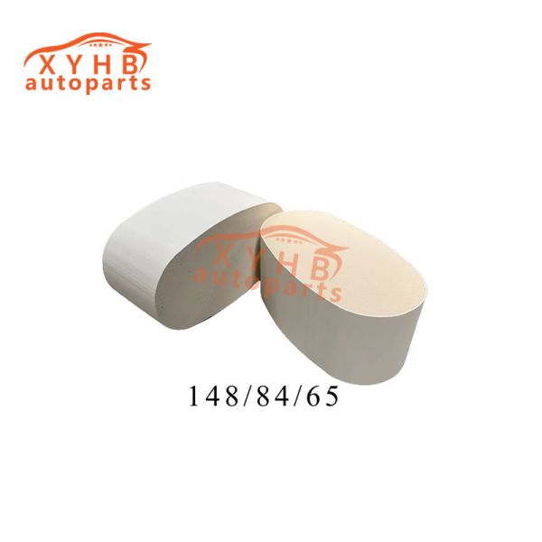 Керамическая взлетно-посадочная полоса в форме носителя высококачественного трехстороннего каталитического фильтрующего элемента Евро 1-5 Модель 148 X 84 X 65