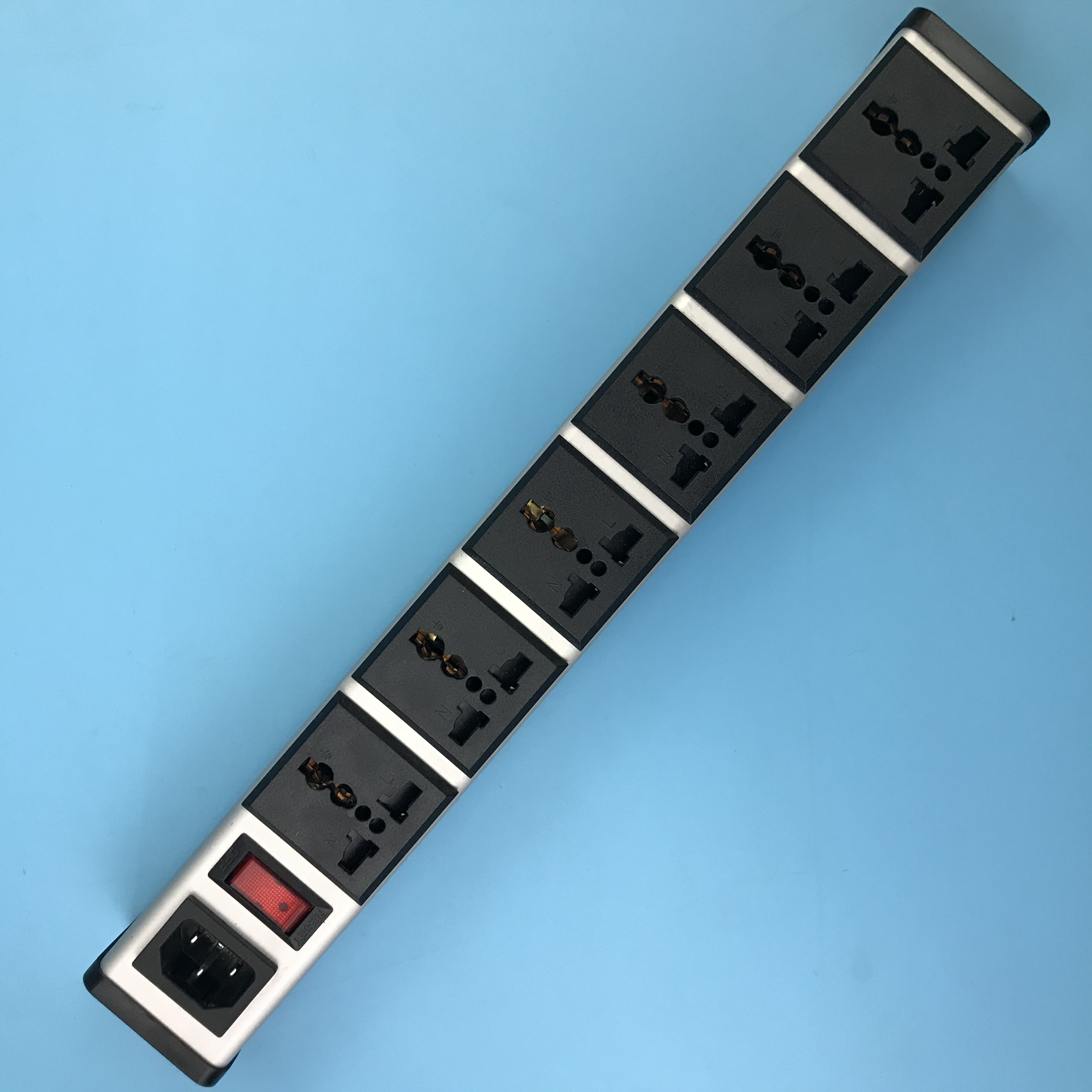 Прокладка силы многофункционального выхода входа 6 IEC320 C14 всеобщая