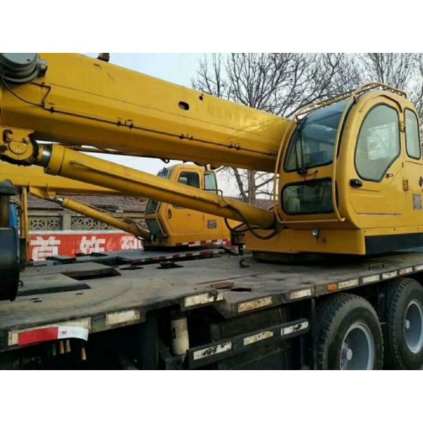 230hp XCMG Used Crane Truck 16t Lifting Capacity With Excellent Lifting Performance