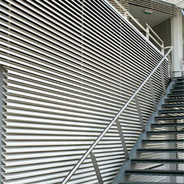 PVDF Painting Exterior Sun Louvers 132mm Horizontal Opening Pattern