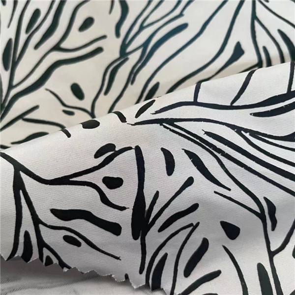 Напечатанное цифров 100 полиэстер ткани 75D 75D 120gsm пальто зимы делает 1.5M водостойким