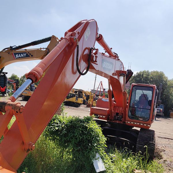 Korea Used Doosan Excavators DH220LC-7 22 Ton Excavator Huge Capacity Diggers