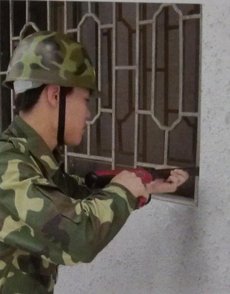 Plastic Emergency Rescue Equipment Semi - Automatic Door Opener