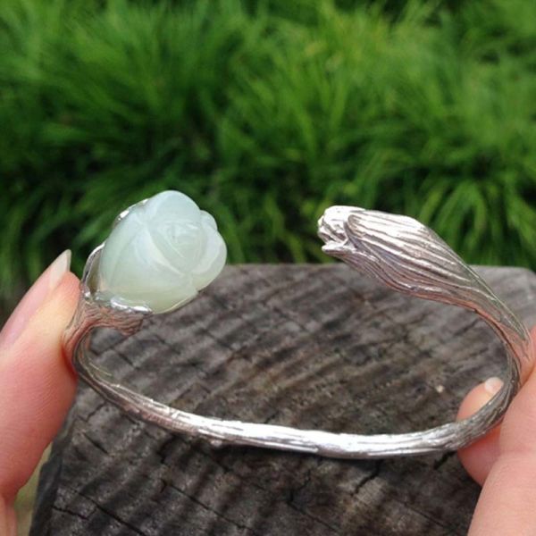Handcraft Sterling Silver Cuff Bracelet with Sculpted Natural Jade Gardenias Silver Bangle (B6032401GREEN)