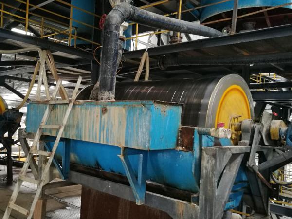 2350 KG de precisão Separador magnético de múltiplos rolos para separação húmida de minérios minerais finos 2022
