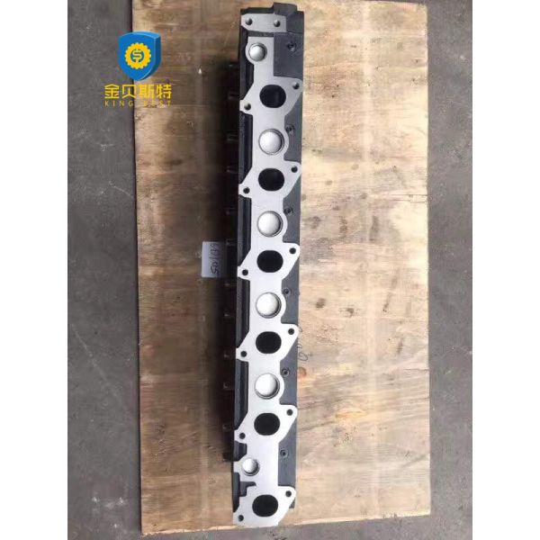 Komatsu Excavator Engine Parts PC200-1  6D105-1 Diesel Engine Cylinder Head