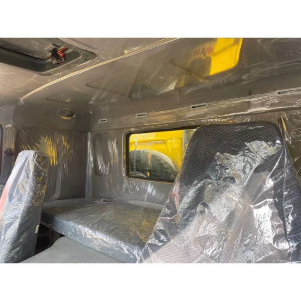 420hp Used Sinotruk Dump Truck Red Color Manual Transmission construction companies