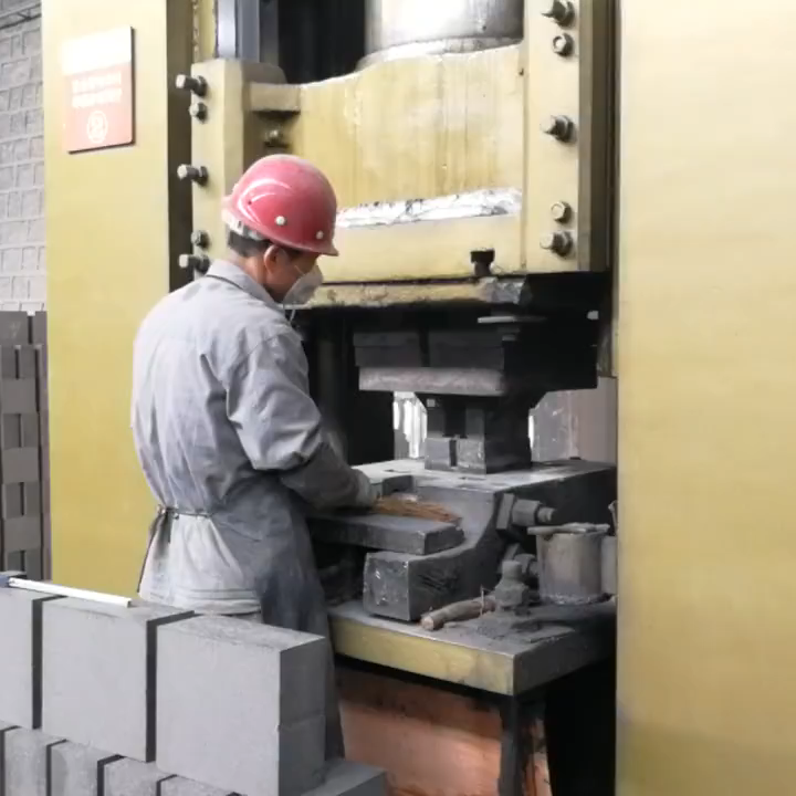 38-50% Содержание Al2O3 Кордиерит муллитная плитка для керамической мебели керамической печи