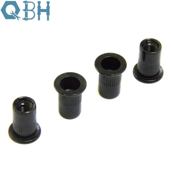 Porcas pretas do rebite do aço carbono de QBH com corpo serrilhado principal liso