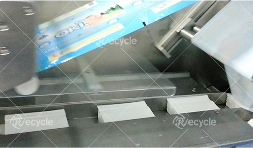 8000 Wipes Production Line Spunlace Material Baby Wet Wipes Folding and Packing Machine