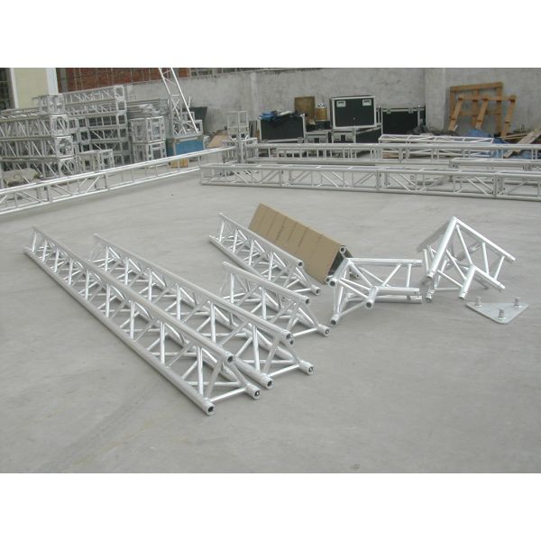 Lightweight Spigot Aluminum Triangle Lighting Truss Corrosion Resistance