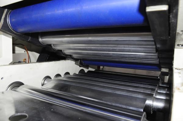 Fully Automatic NC Zig Zag Servo Roll Feeder 0.3-3.2mm Thickness Decoiler Straightener Feeder