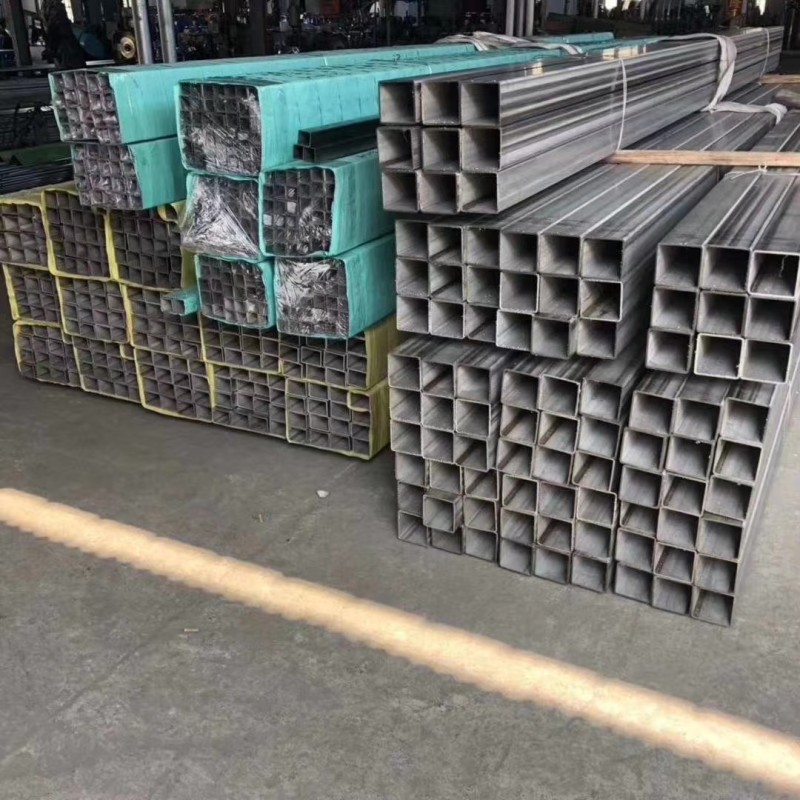 904L, 2507, 2205, 310S, 321, 316L, 304, 201... Square tubes are used in construction and decoration, machinery and equipment manufacturing, vehicles and transportation, municipal and outdoor facilitie