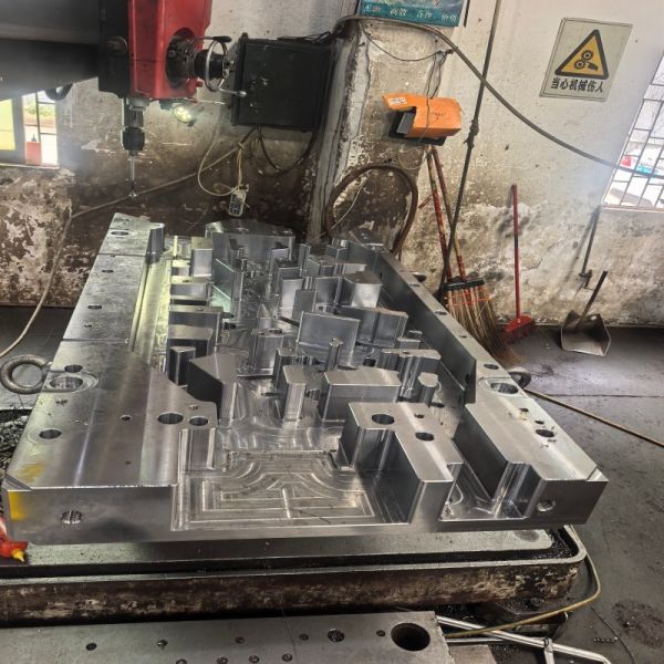 JIS Standard Precision Hot Forging Die Custom Size Injection Mold Base for Plastic Mould