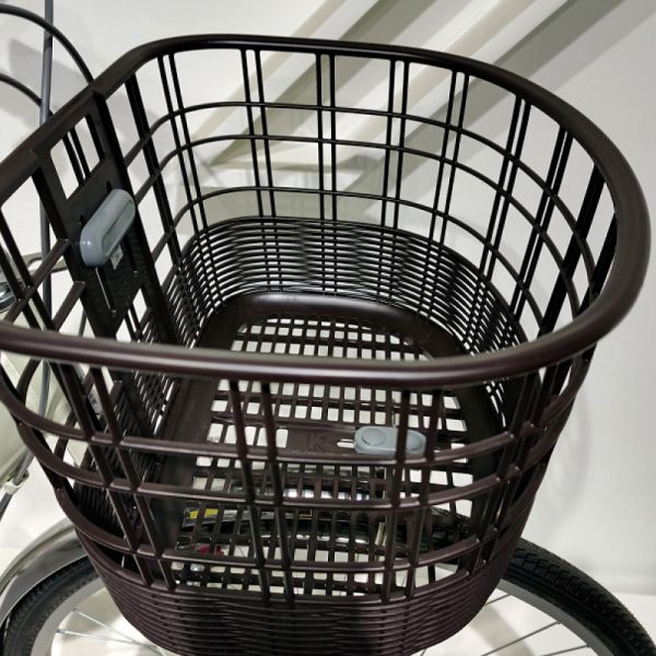 Титановое серебро / бежевый 26 дюймов женский велосипед трехскоростной ремень привода городской велосипед