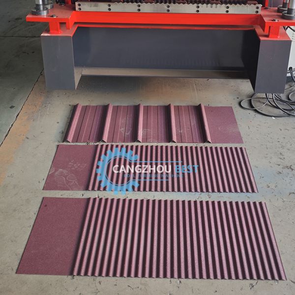 Diseño de EE.UU. Control automático de corte de PLC Máquina de moldeado de rodillos de cubierta de doble capa