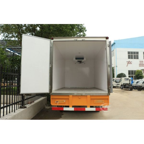 3 Tons Refrigerated Box Truck , Ice Cream Milk Transport Cooling Roomfridge Freezer Truck